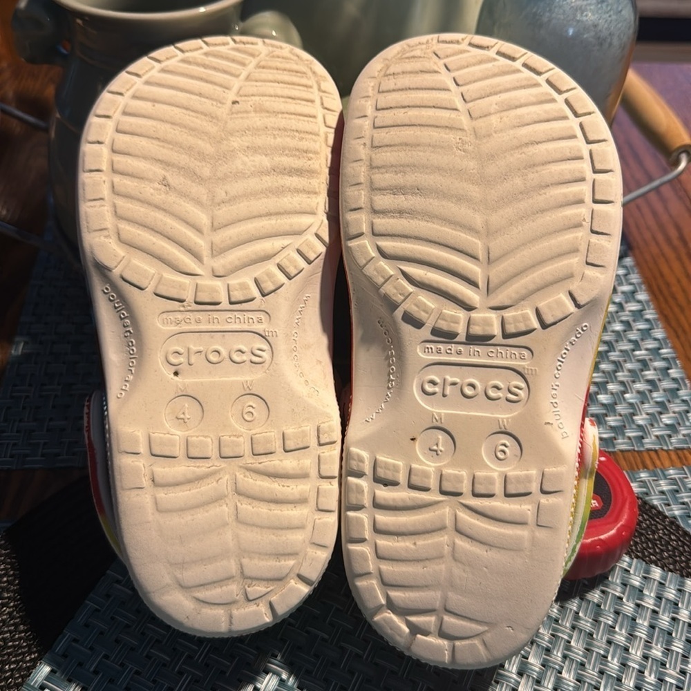 Crocs Classic Tie Dye Graphic Clogs Shoes Men Size 4, Women Size 6 - Picture 5 of 7